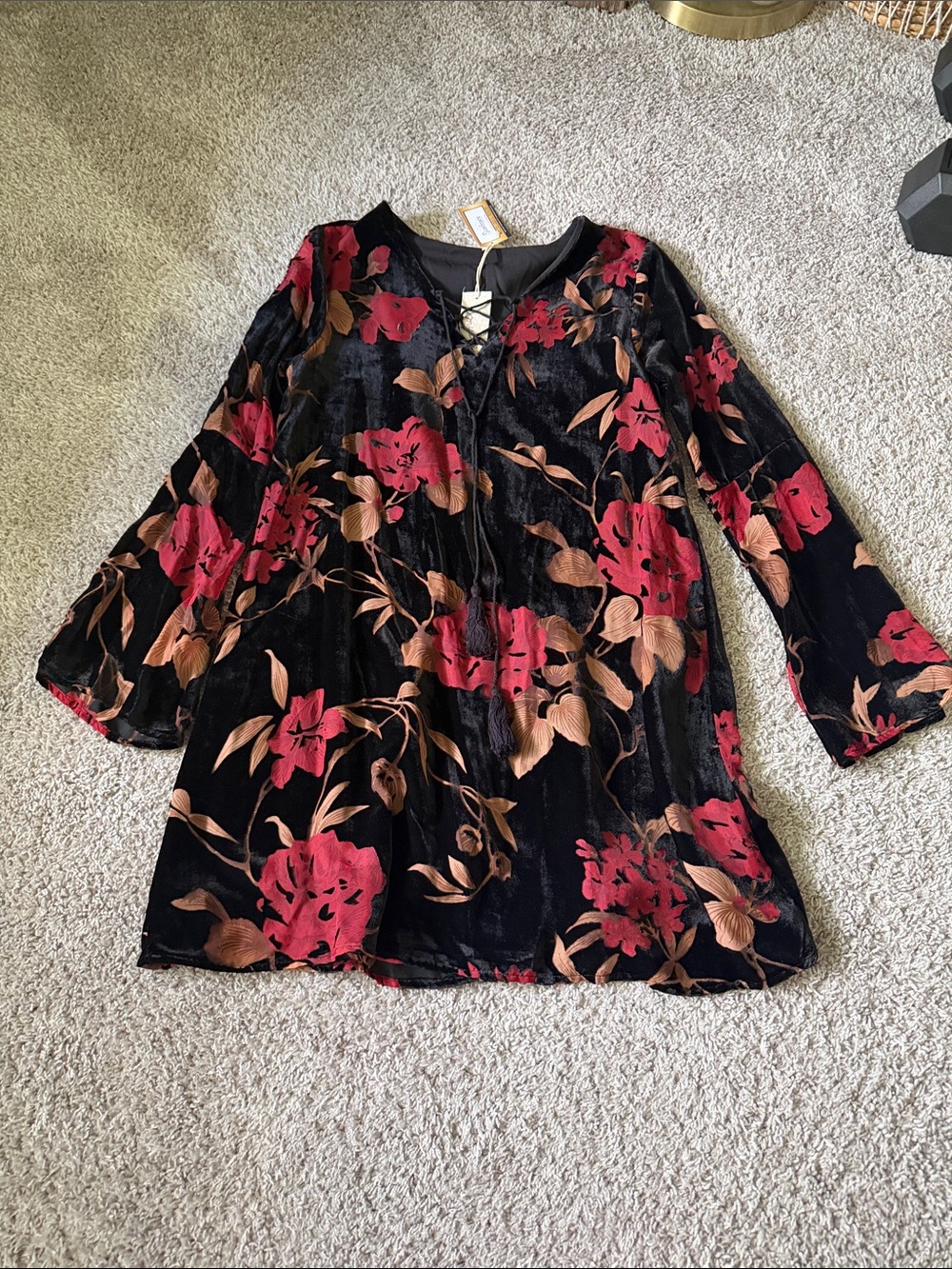 MYSTREE - NWT velvet dress